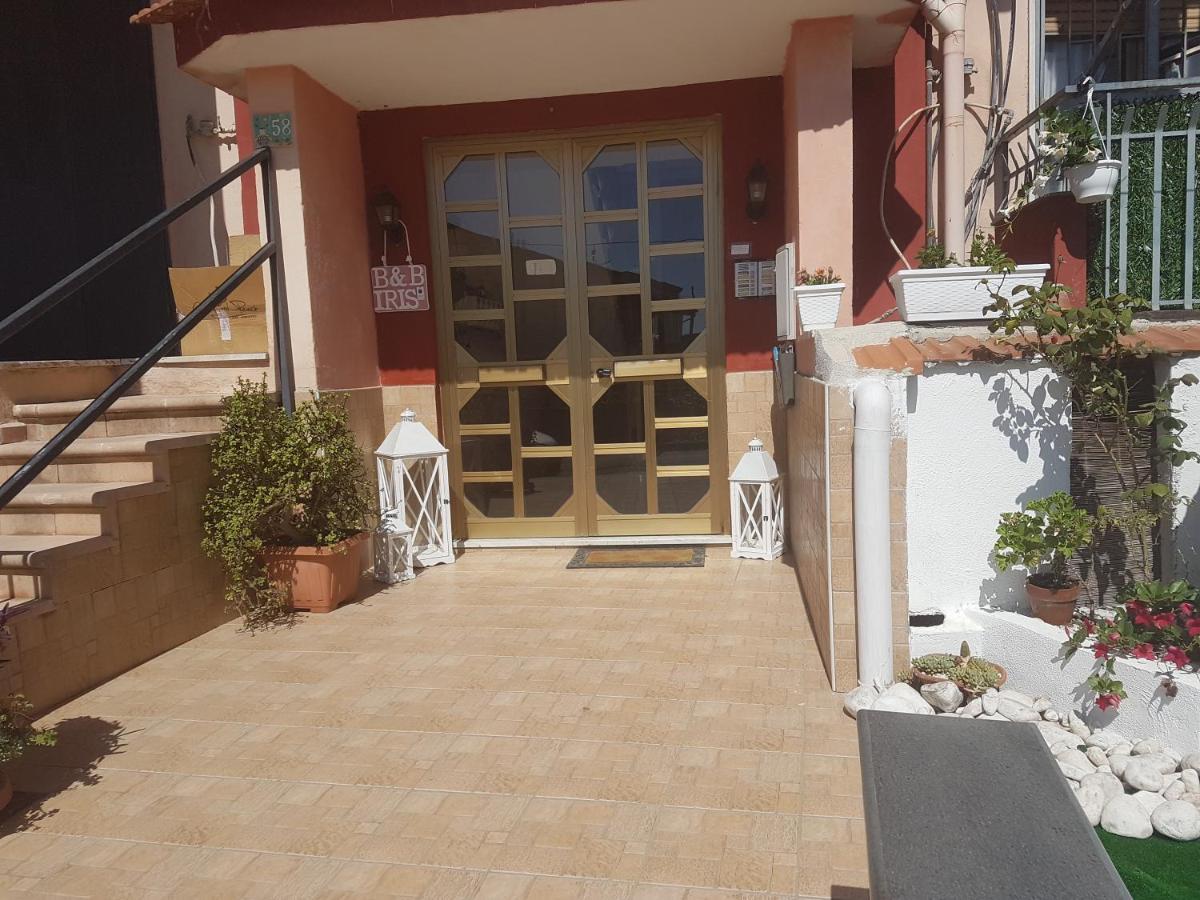 Iris Appartamenti Santa Maria La Carita Bagian luar foto