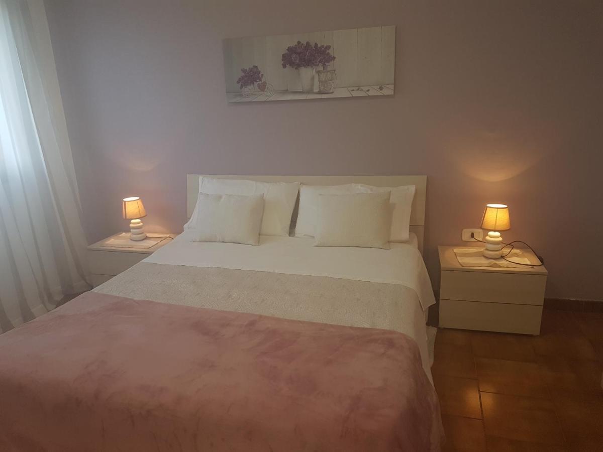 Iris Appartamenti Santa Maria La Carita Bagian luar foto