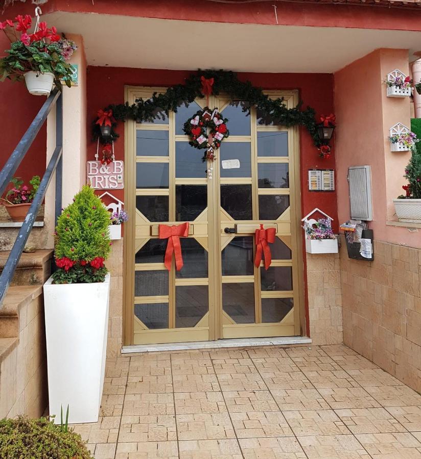 Iris Appartamenti Santa Maria La Carita Bagian luar foto