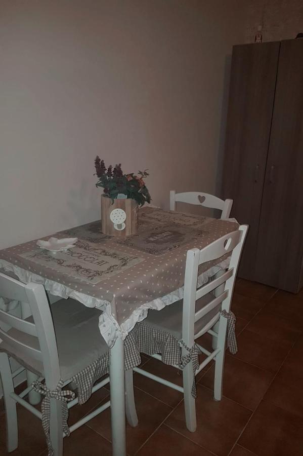 Iris Appartamenti Santa Maria La Carita Bagian luar foto