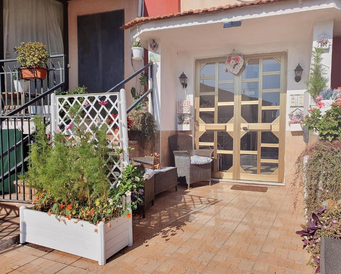 Iris Appartamenti Santa Maria La Carita Bagian luar foto